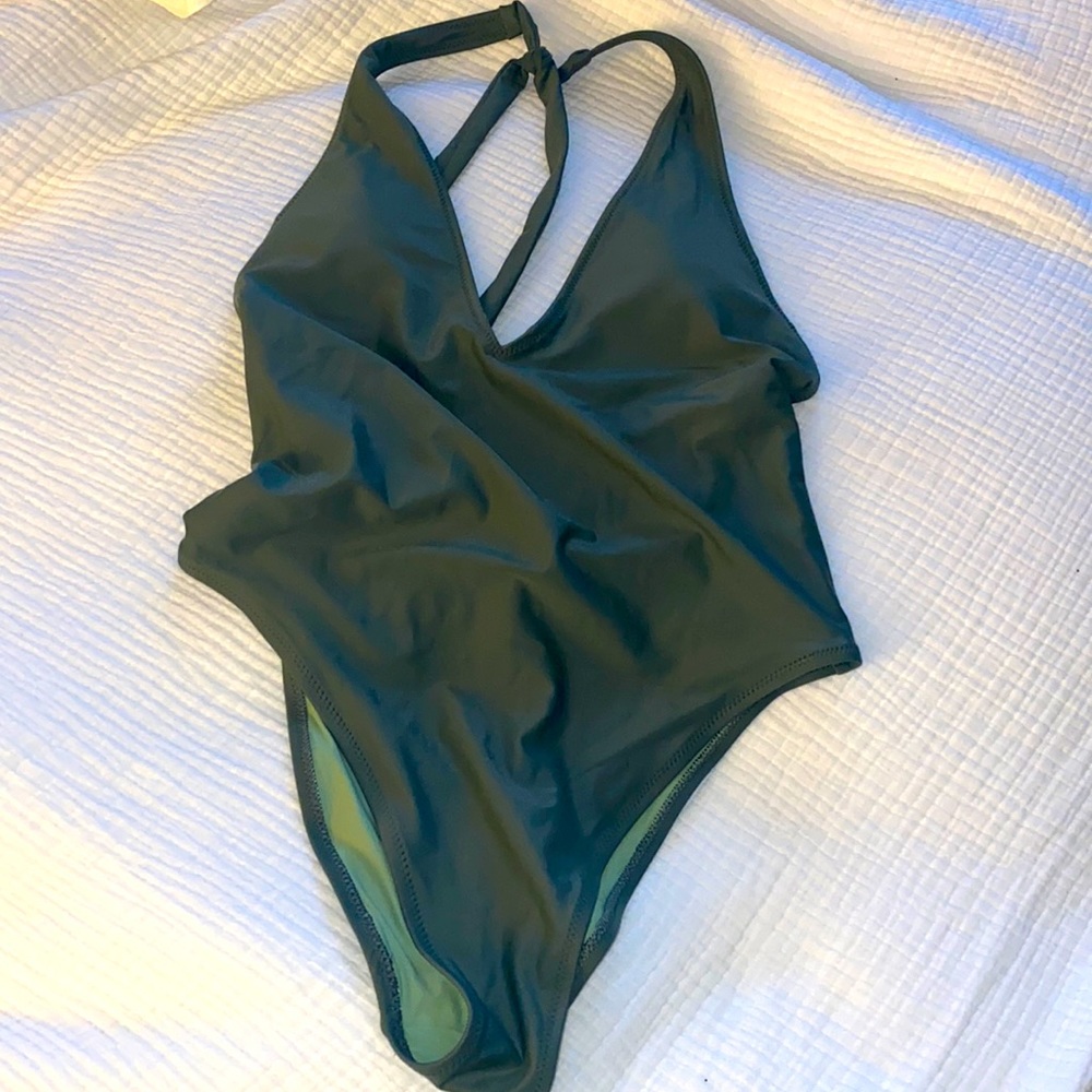 Sexy one piece 🥰 NWOT
